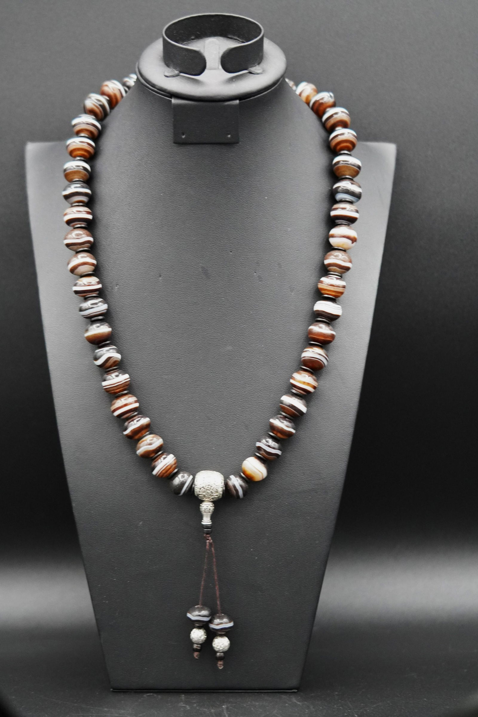 Chinese fine beaded necklace (1 of 5)