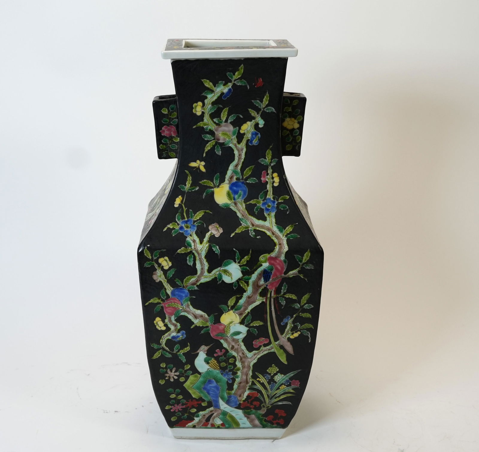 Chinese black square vase (1 of 7)