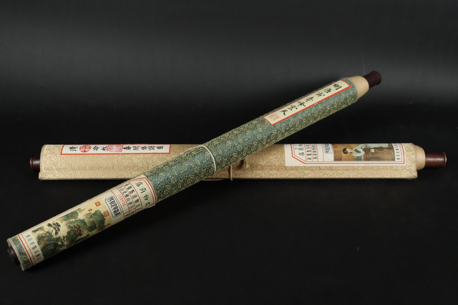 2 pcs Chinese long scroll (1 of 7)