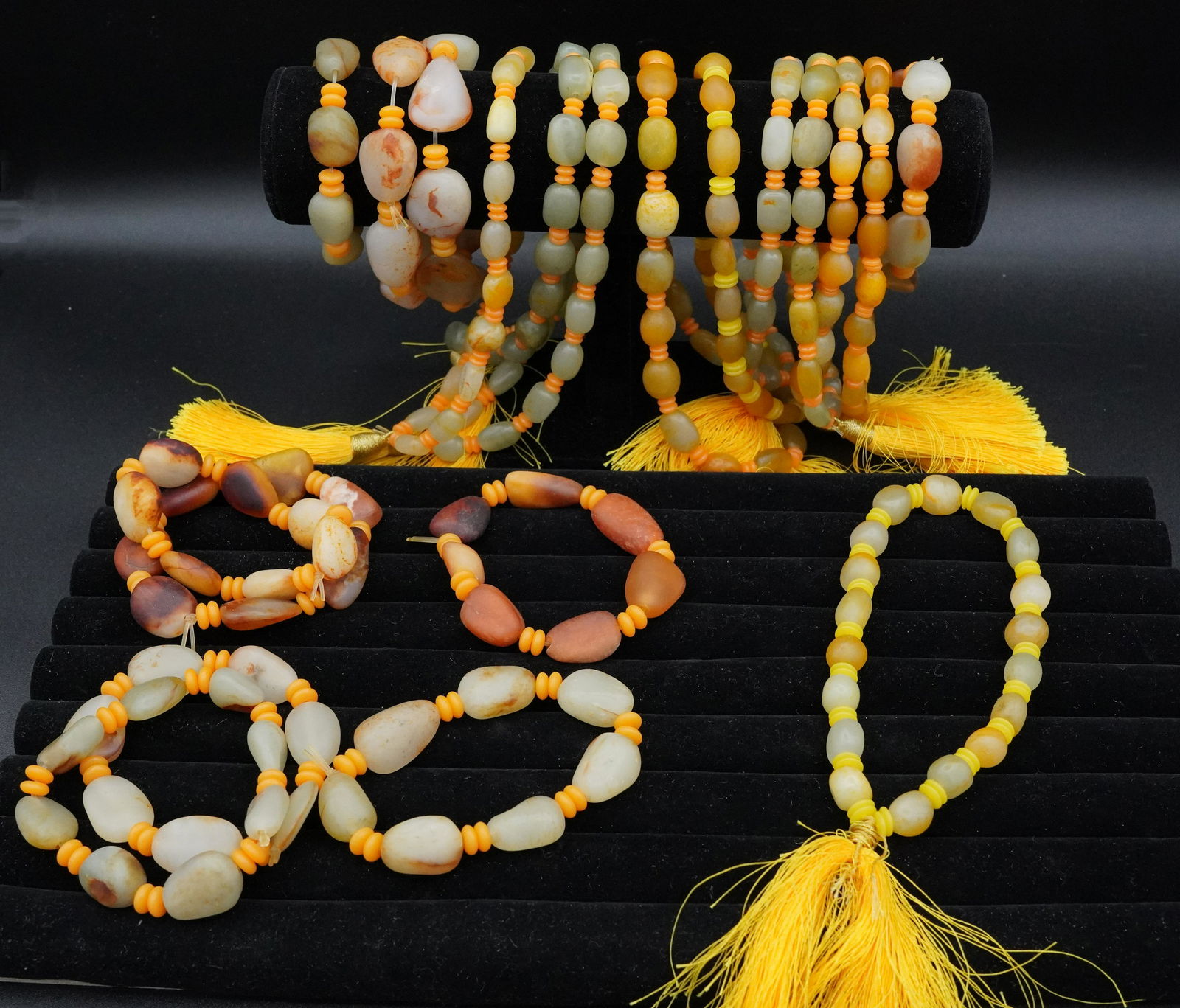 Lots of Chinese jade items (1 of 7)