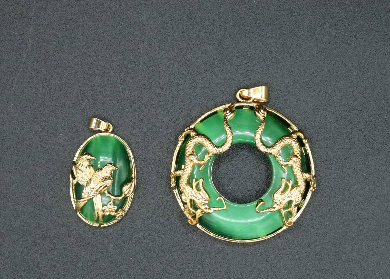 2 pcs Chinese fine jadeite (1 of 6)