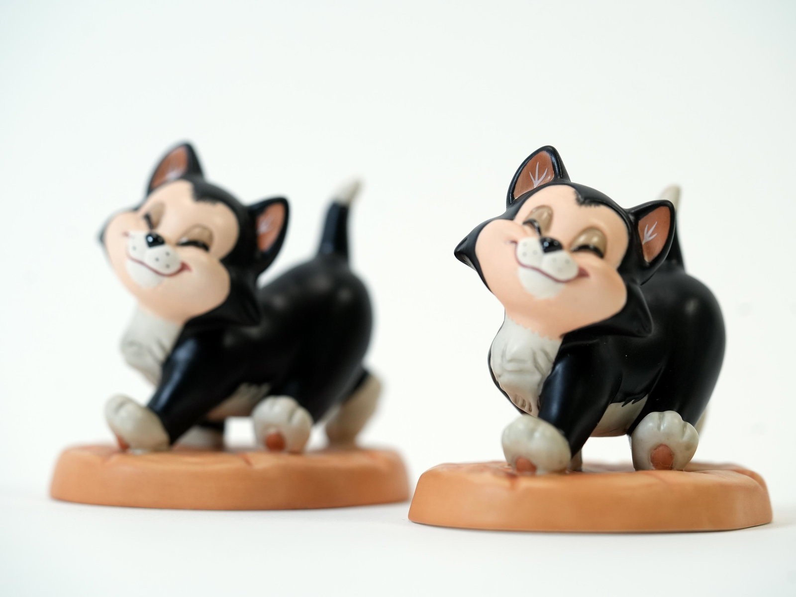 2 pcs WDCC cat figure (1 of 7)