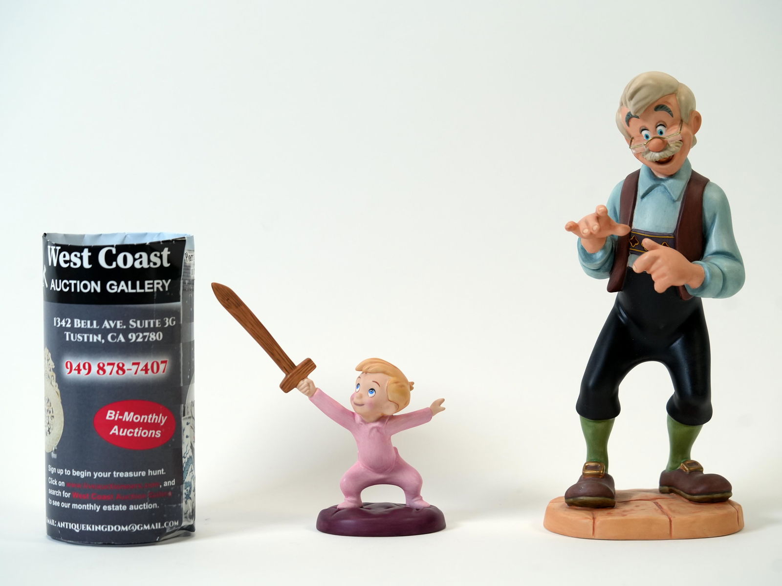 2 pcs WDCC fine figures (1 of 8)