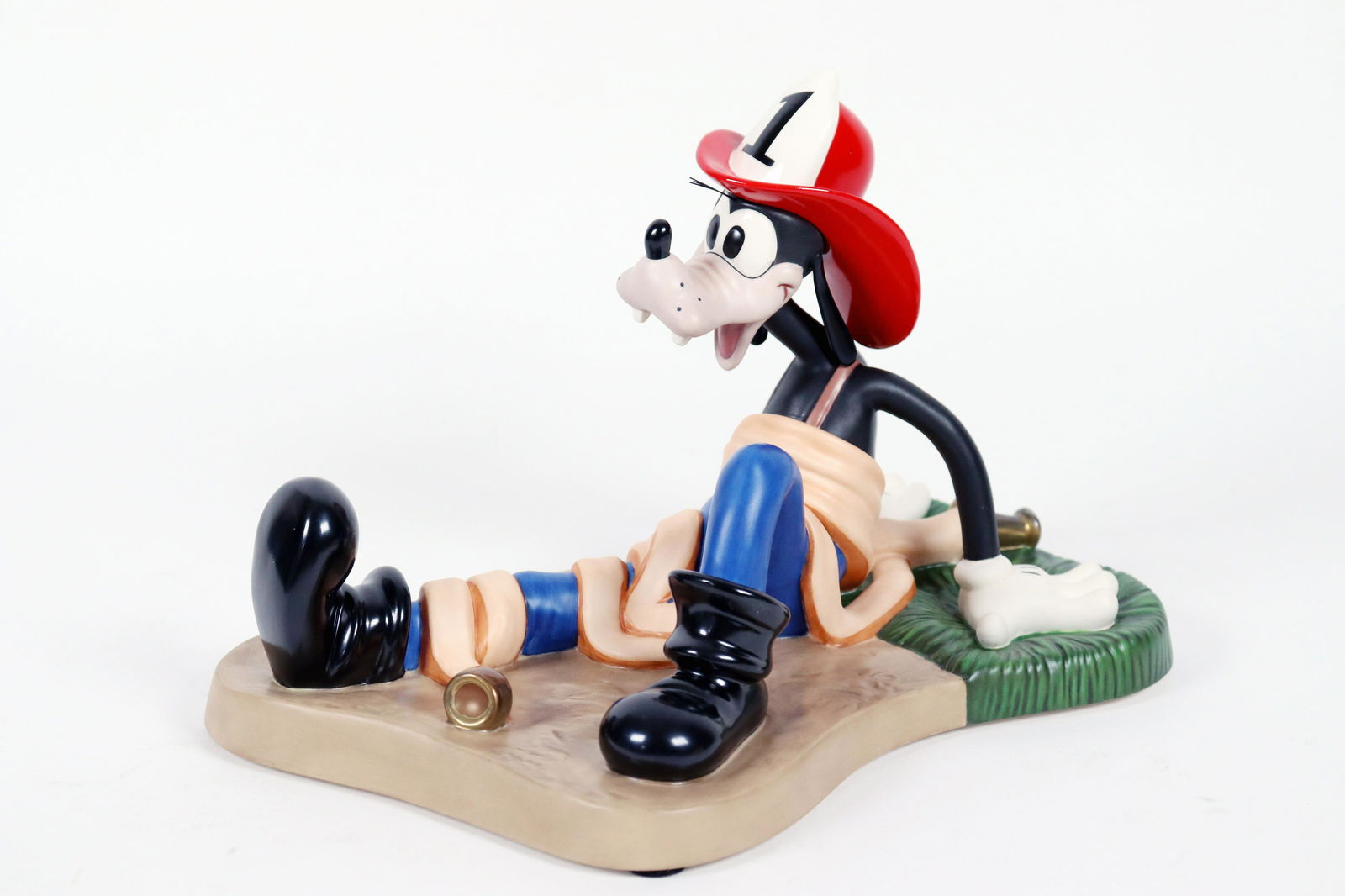 WDCC rare Goofy figure (1 of 7)