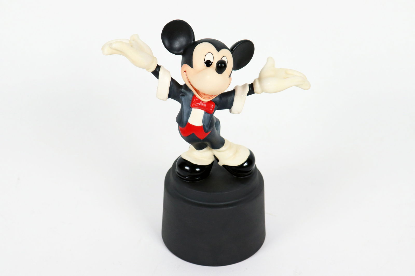 WDCC Symphony Hour figure (1 of 6)