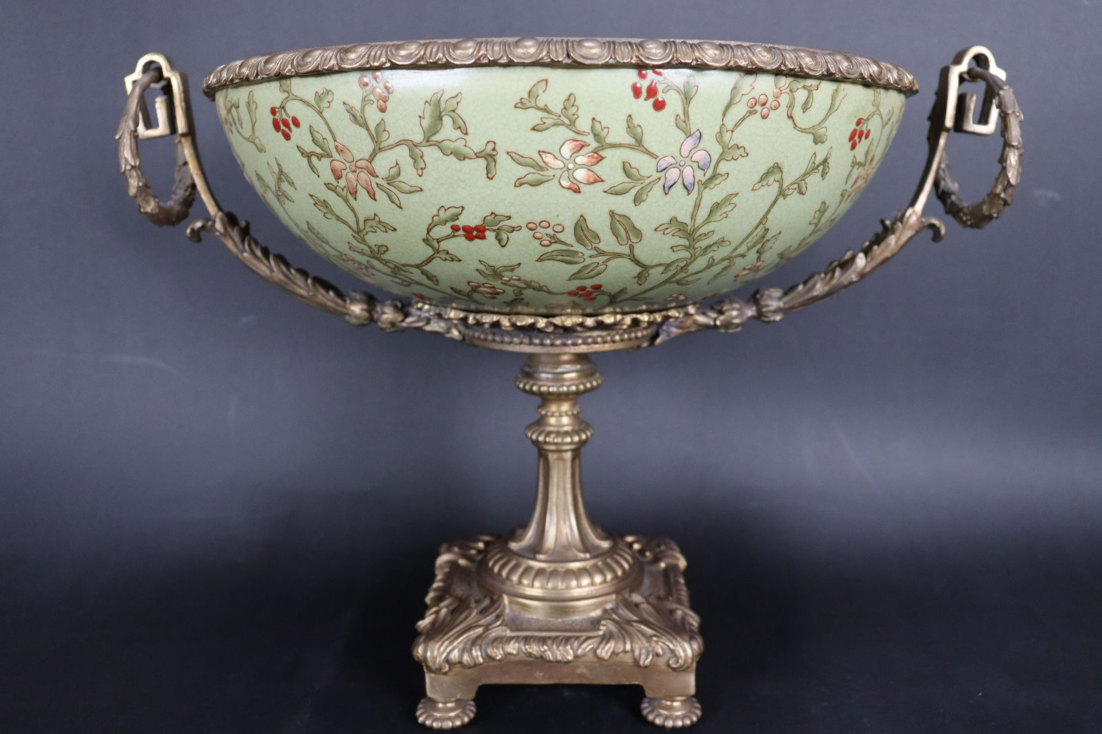 Fine Eurpean bronze pot (1 of 7)