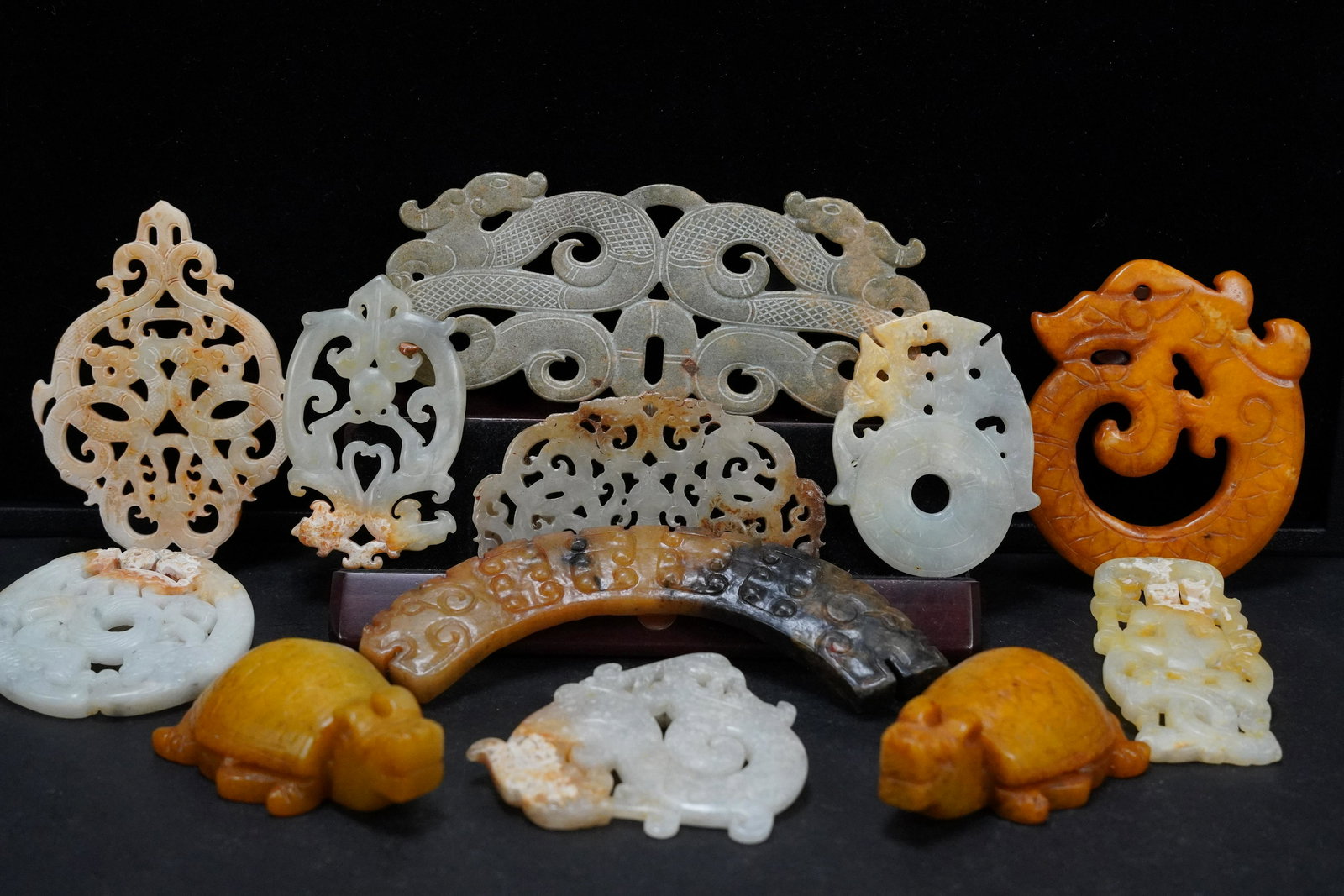 Lots of Chinese stone items (1 of 7)
