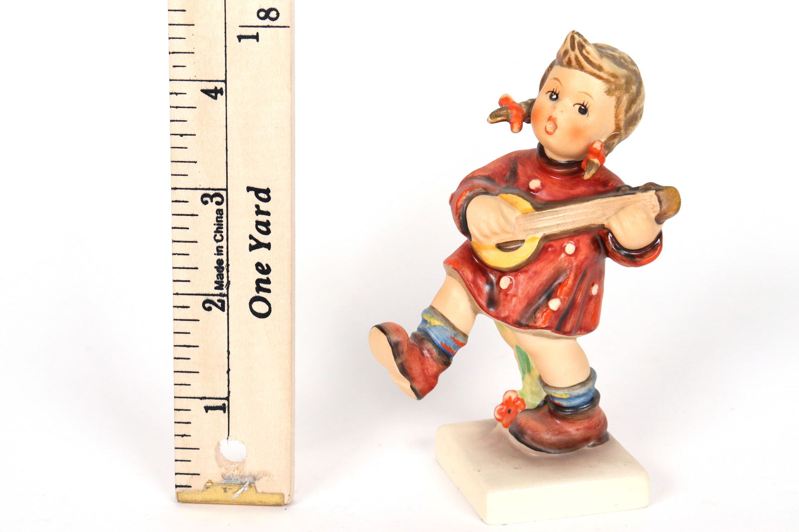 Goebel Hummel fine figure (1 of 5)
