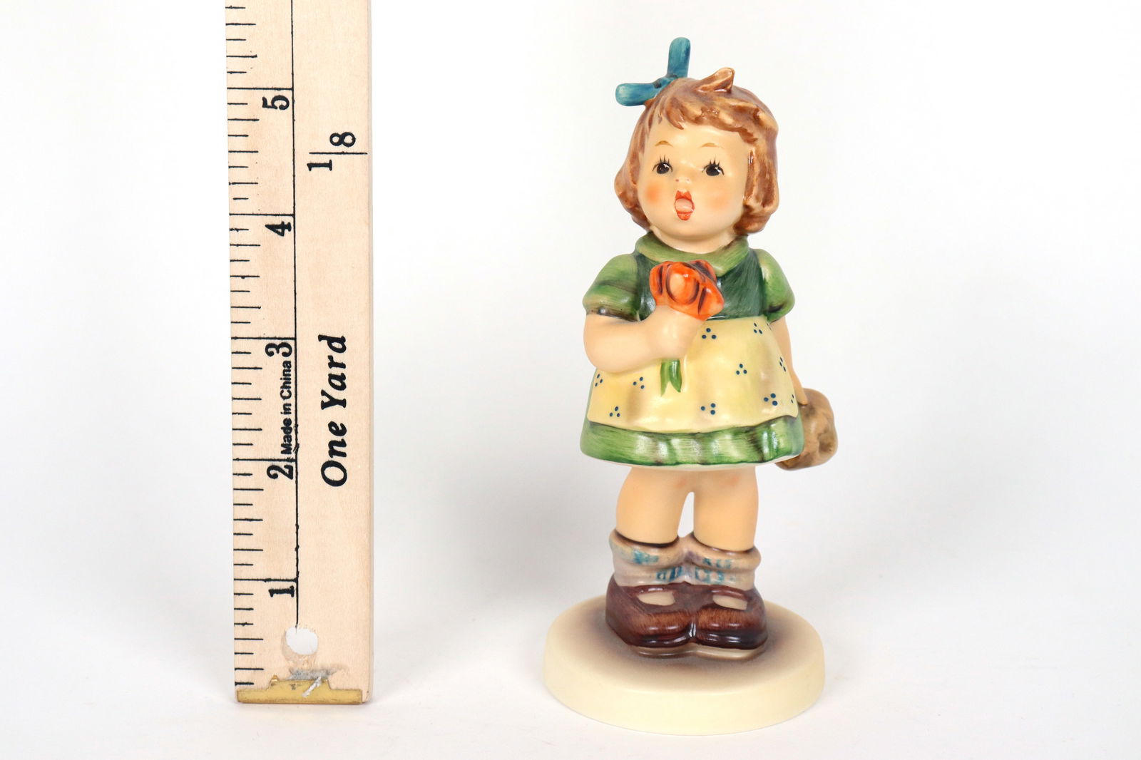 Goebel Hummel fine figure (1 of 5)