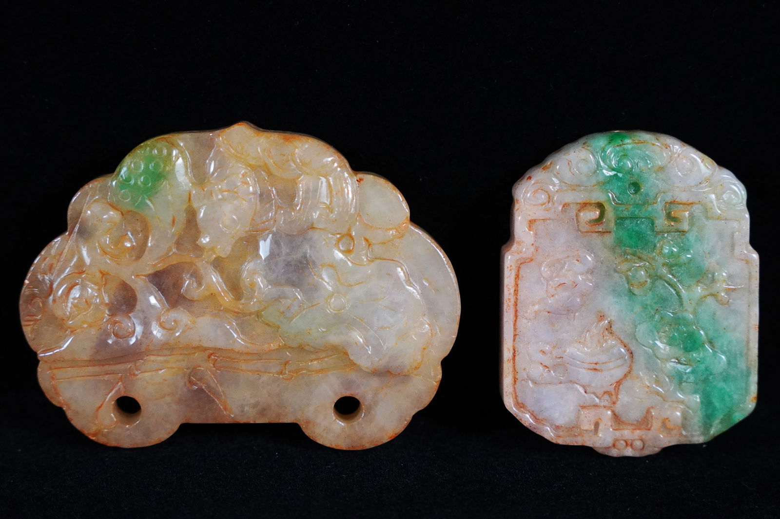 2 pcs Chinese jadeite items (1 of 6)