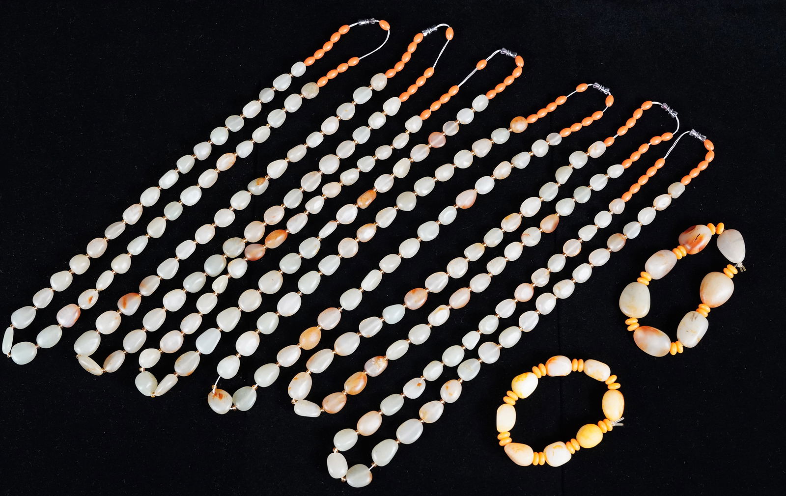 Lots of Chinese jade items (1 of 7)