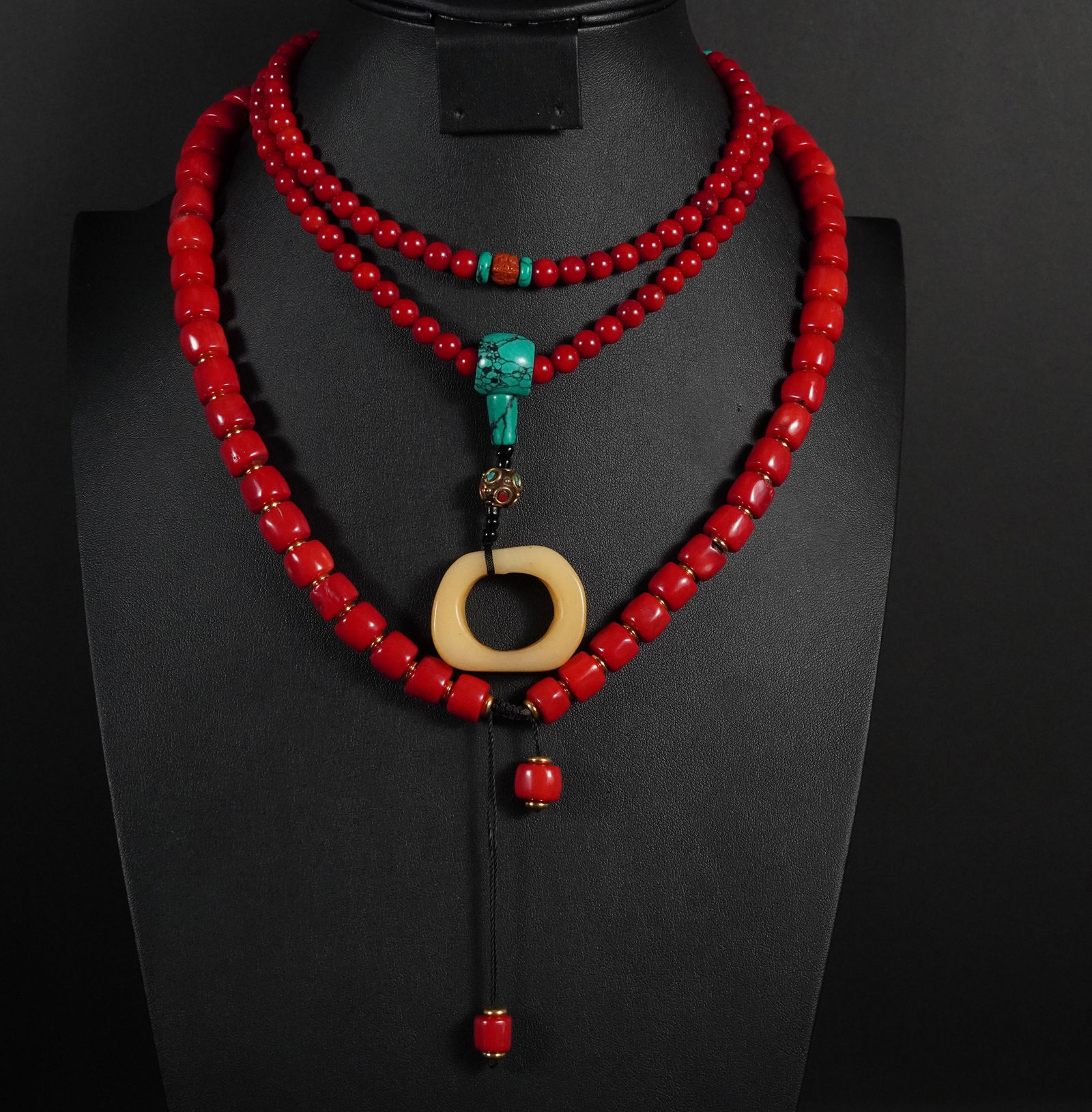 Chinese fine beaded necklace (1 of 7)
