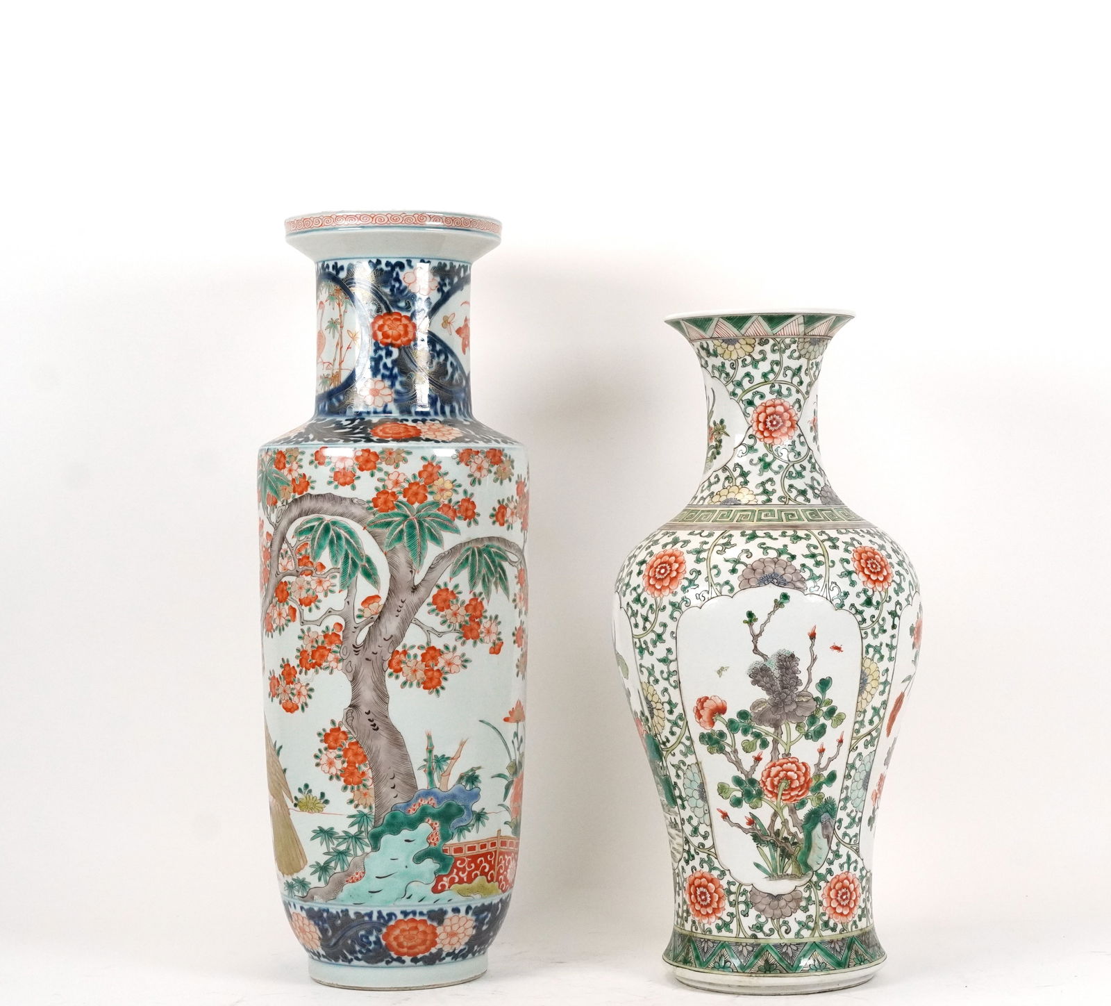 2 pcs Chinese tall vase (1 of 7)