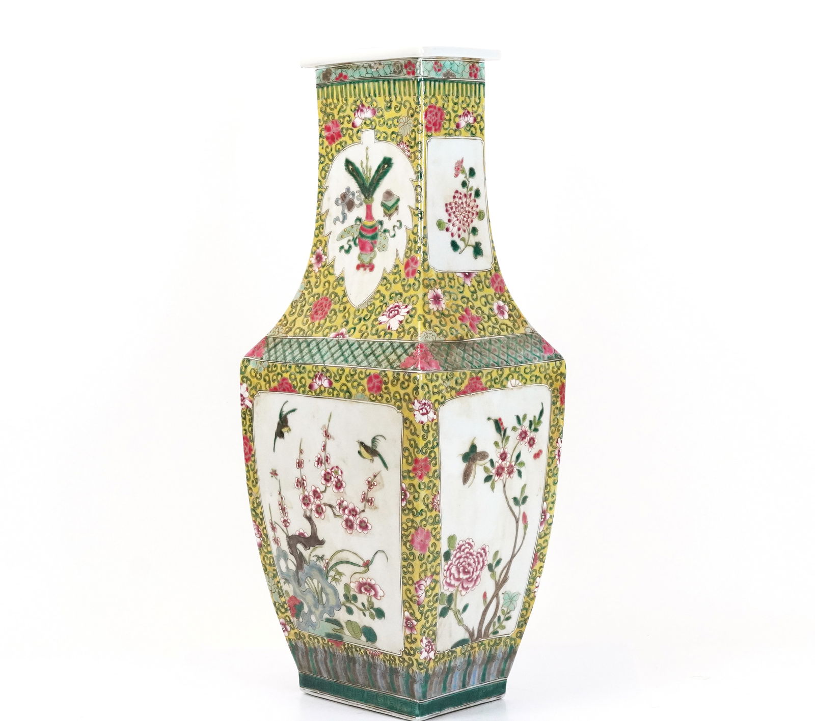 Chinese fine yellow vase (1 of 7)