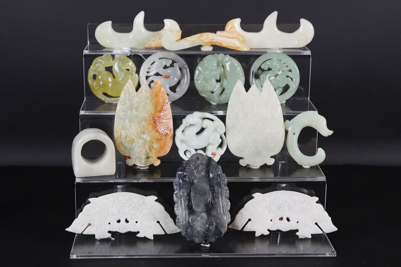 Lots of Chinese jade items (1 of 11)