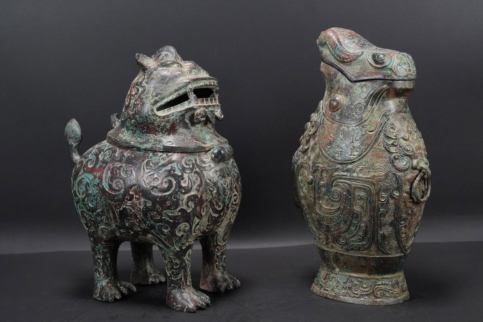 2 pcs Chinese bronze items (1 of 11)