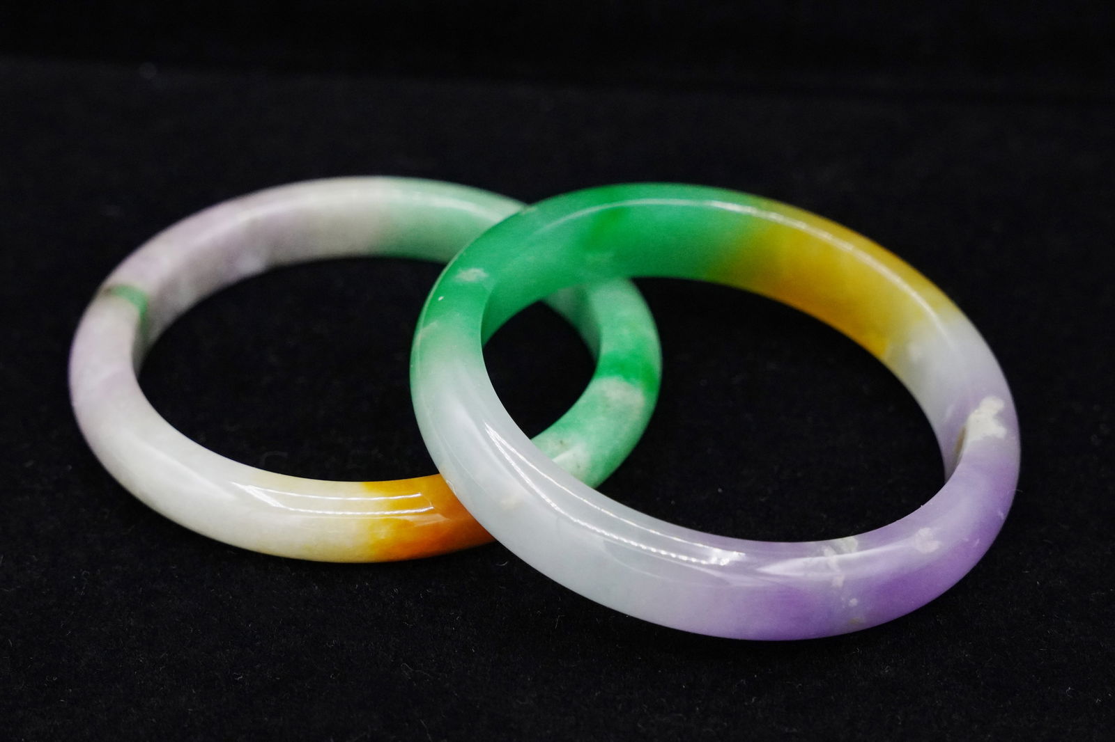 2 pcs Chinese jadeite bangles (1 of 7)