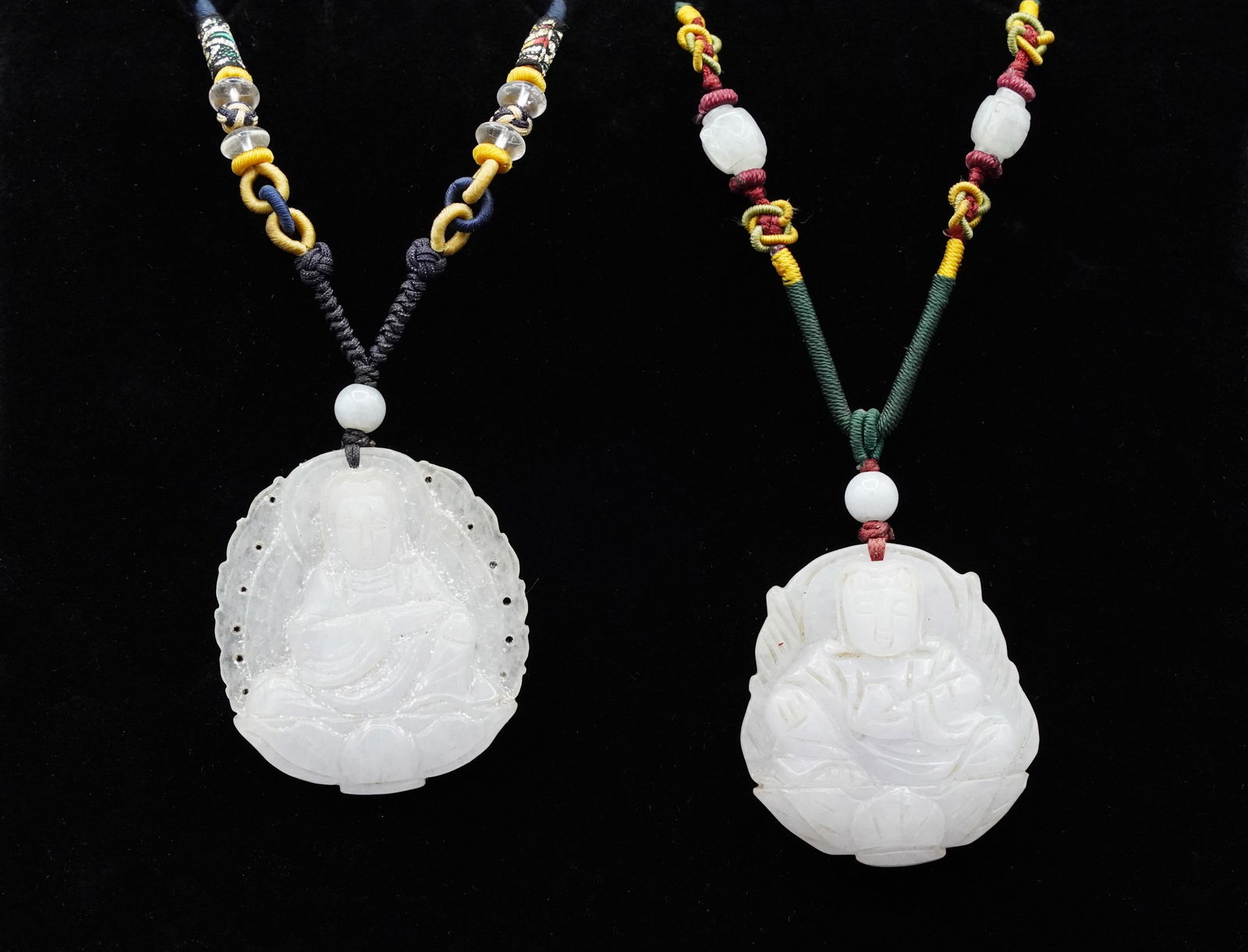 2 pcs Chinese jadeite pendants (1 of 6)