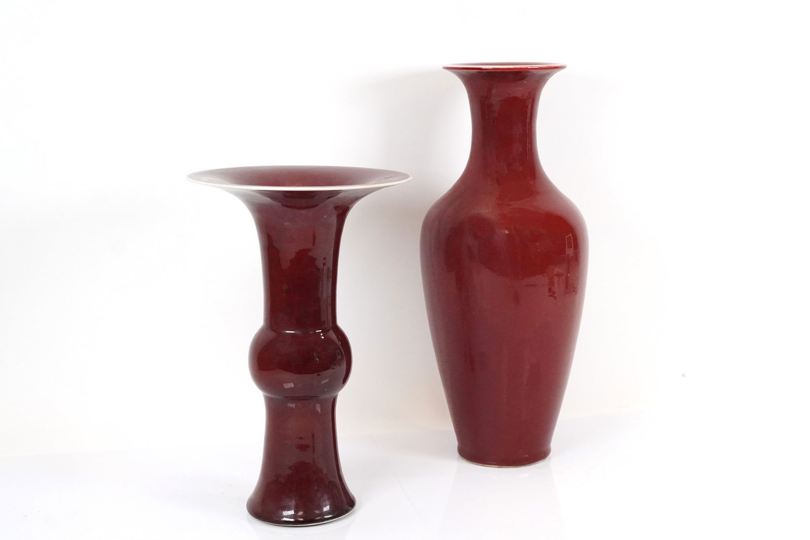2 pcs Chinese fine red vase (1 of 6)