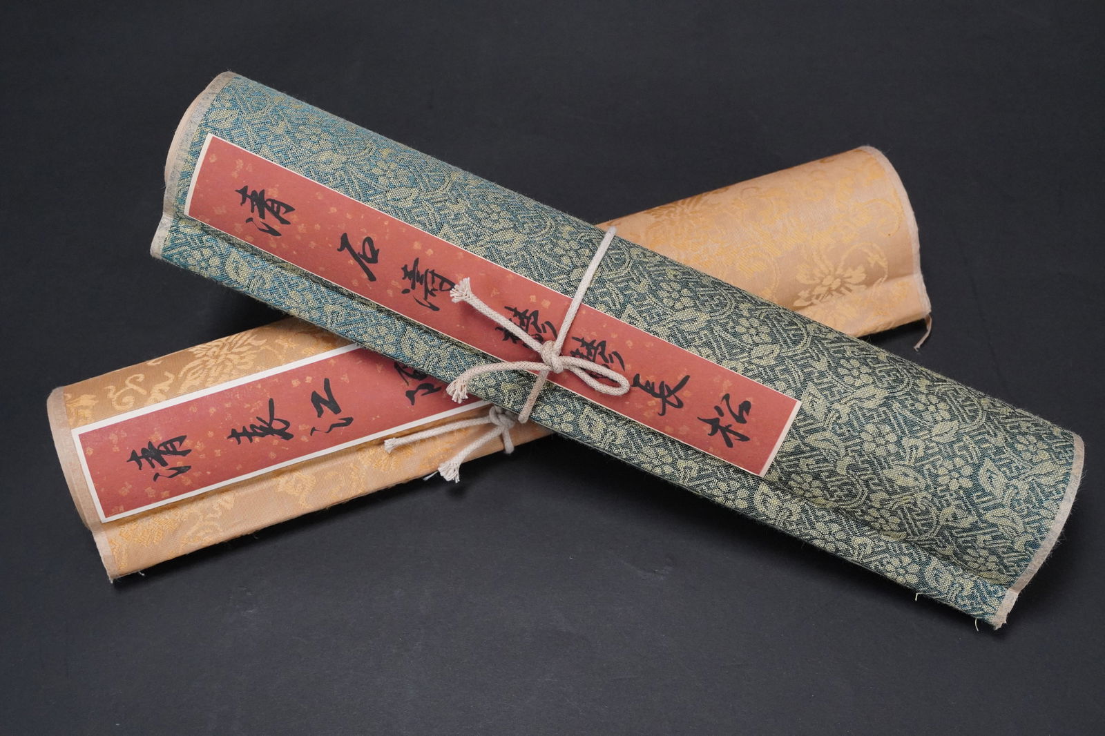 2 pcs Chinese long scroll (1 of 7)