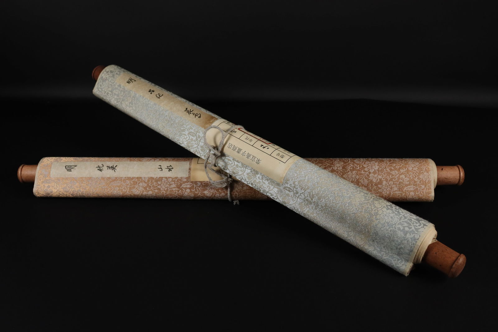 2 pcs Chinese long scroll (1 of 6)