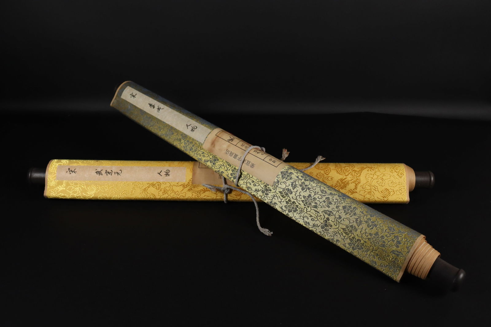 2 pcs Chinese long scroll (1 of 7)