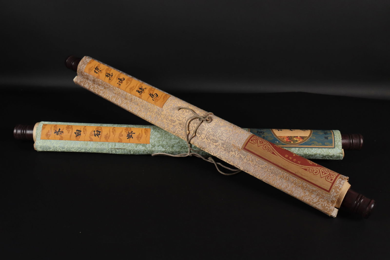 2 pcs Chinese long scroll (1 of 7)