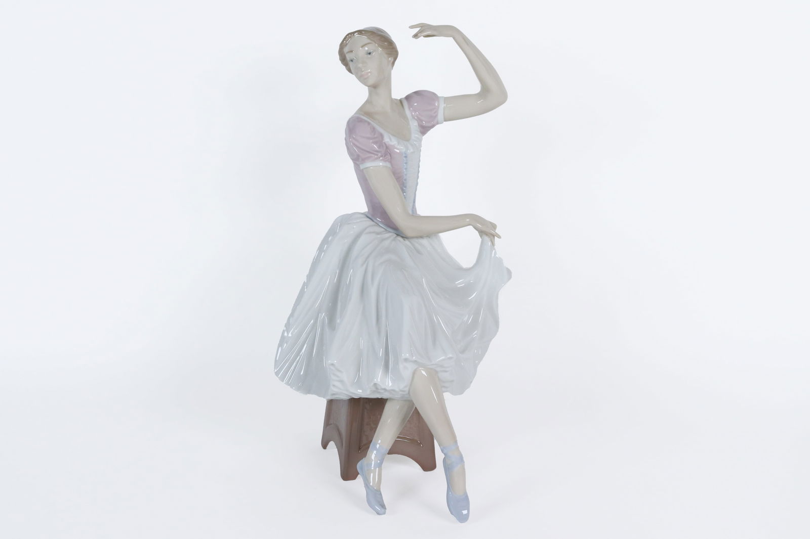Lladro tall ballet dancer (1 of 5)