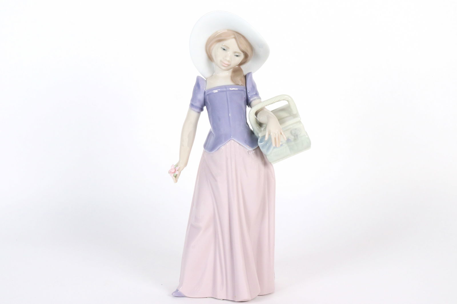 Lladro woman with basket (1 of 5)