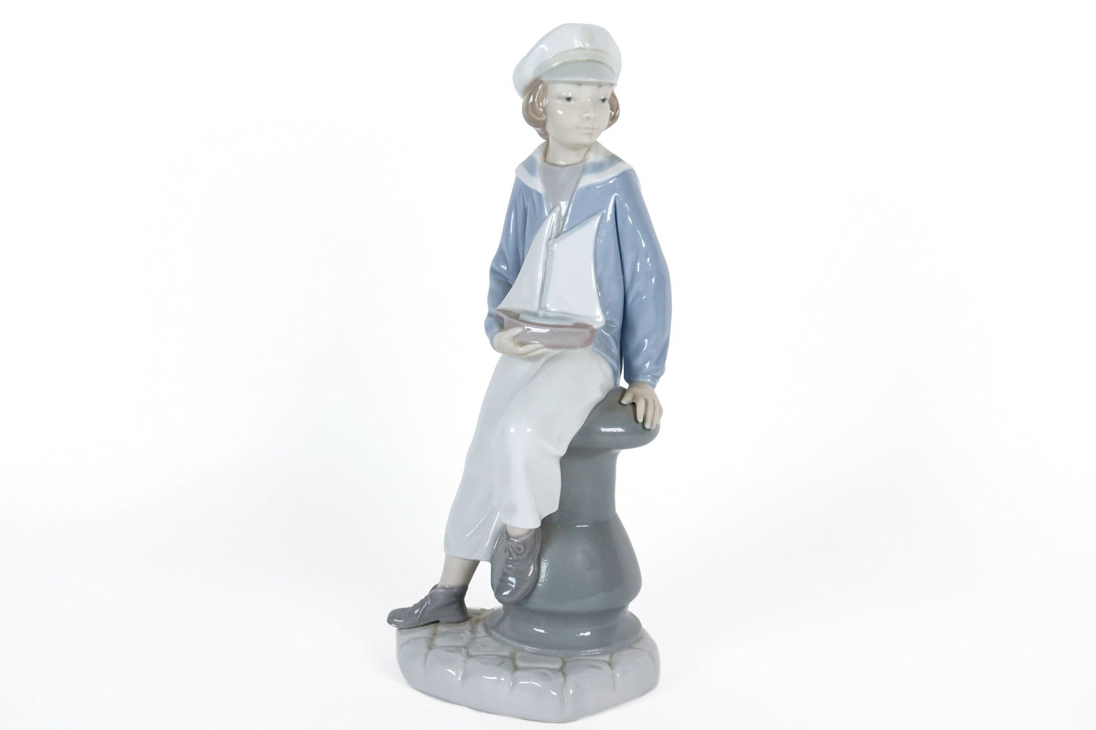 Lladro boy with boat (1 of 5)