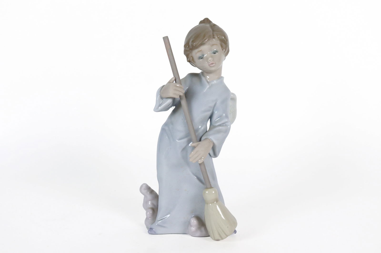 Lladro boy with broom (1 of 5)