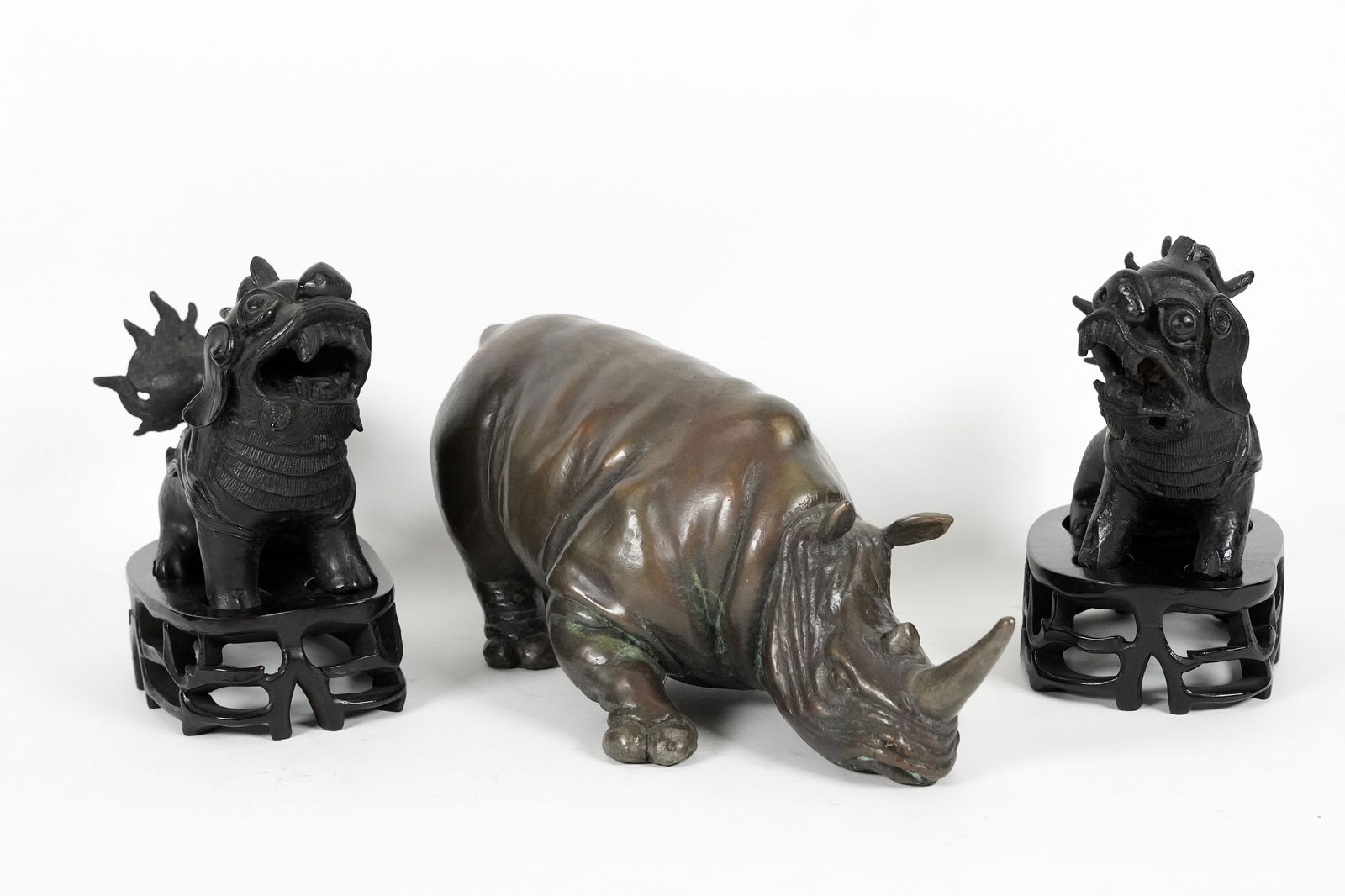 3 pcs Asian carved items (1 of 7)