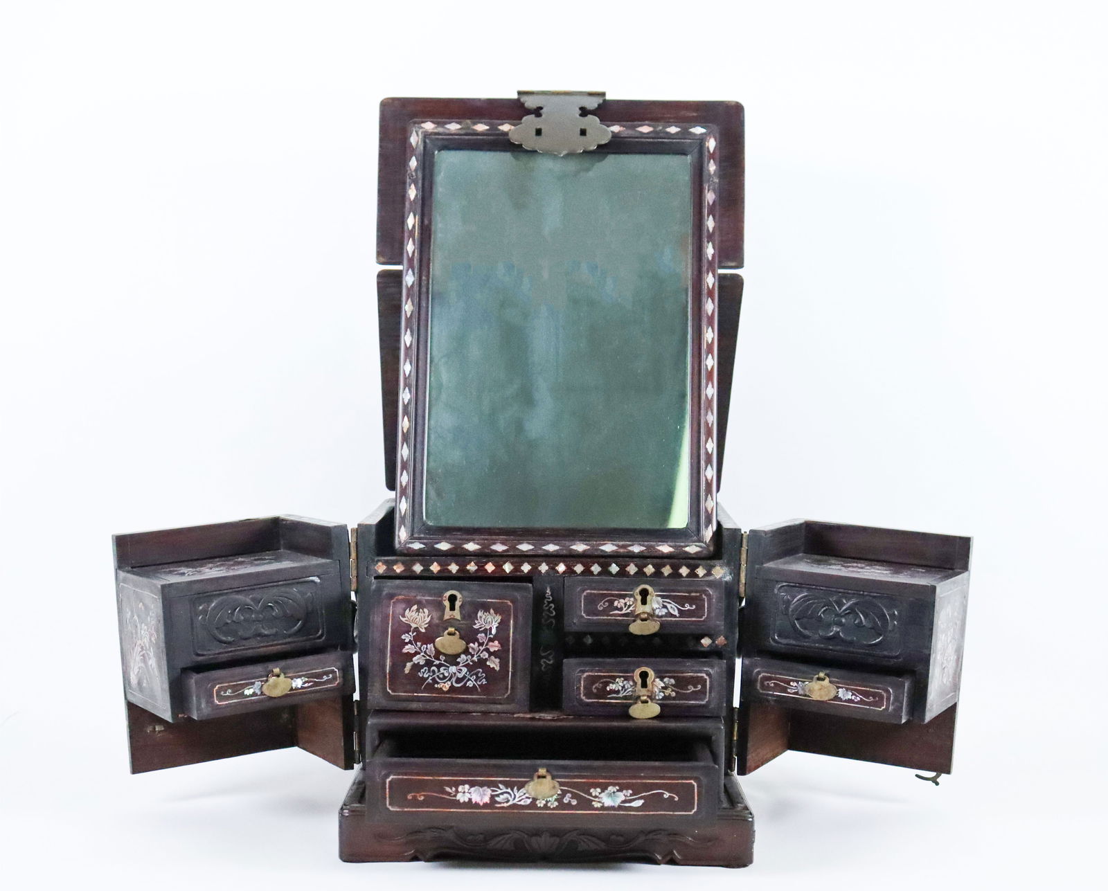 Chinese wooden fine box (1 of 10)