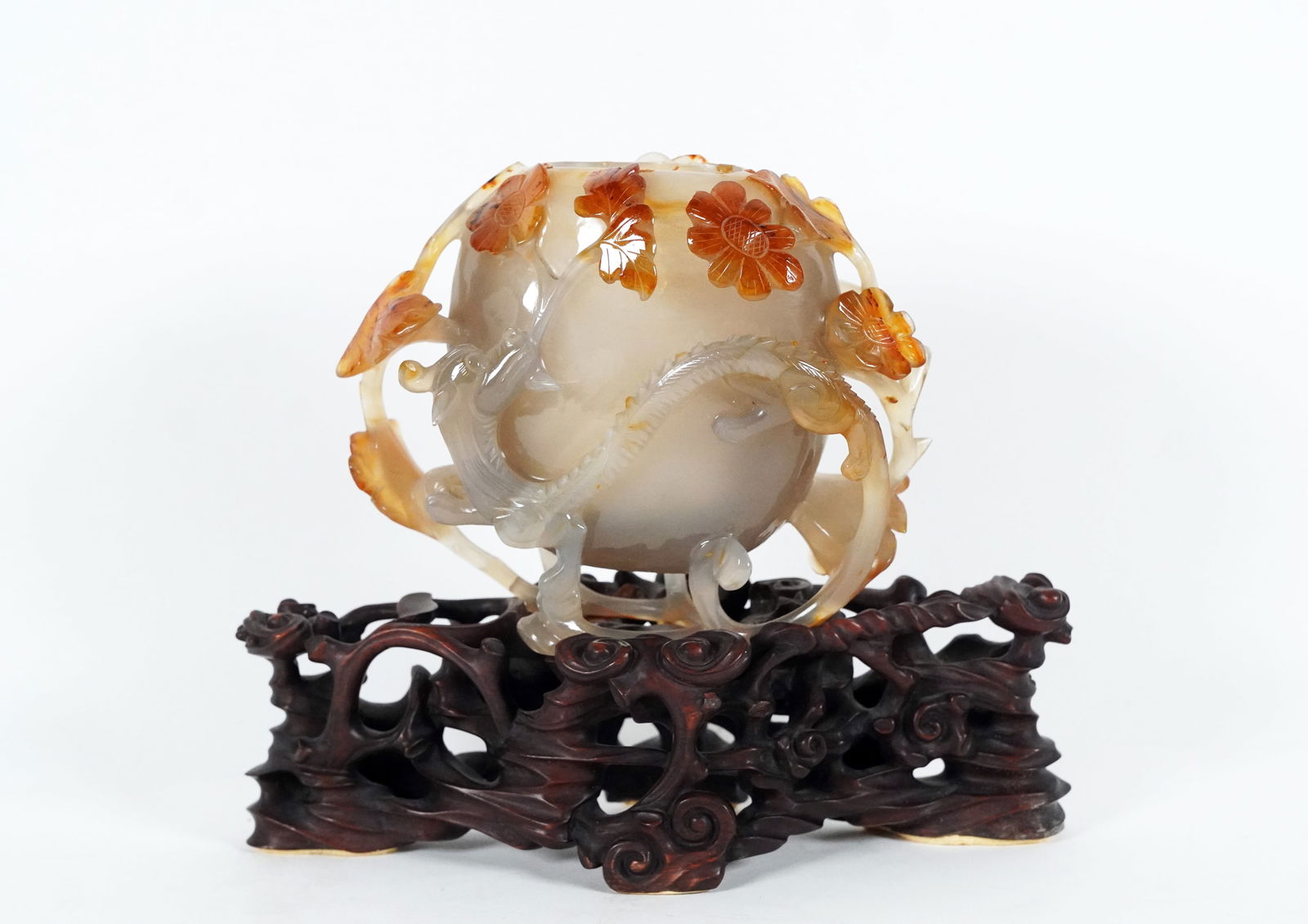 Chinese fine agate vase (1 of 7)