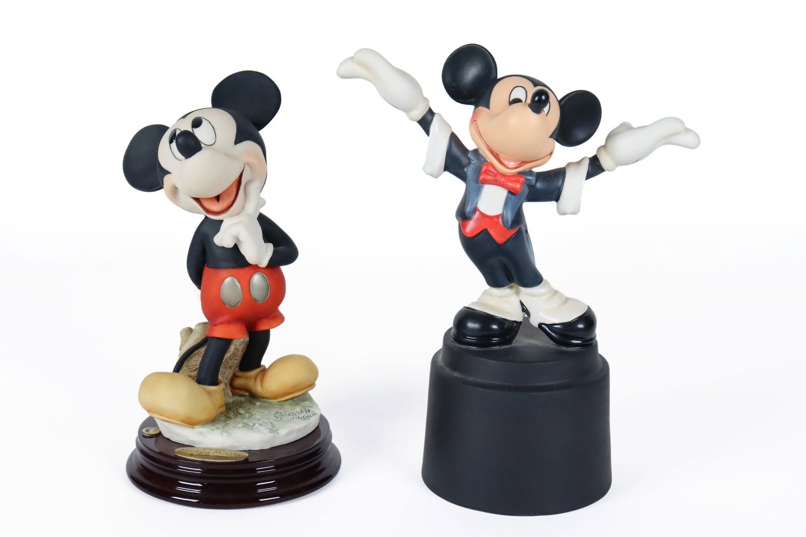 2 pcs Mickey mouse figures (1 of 7)
