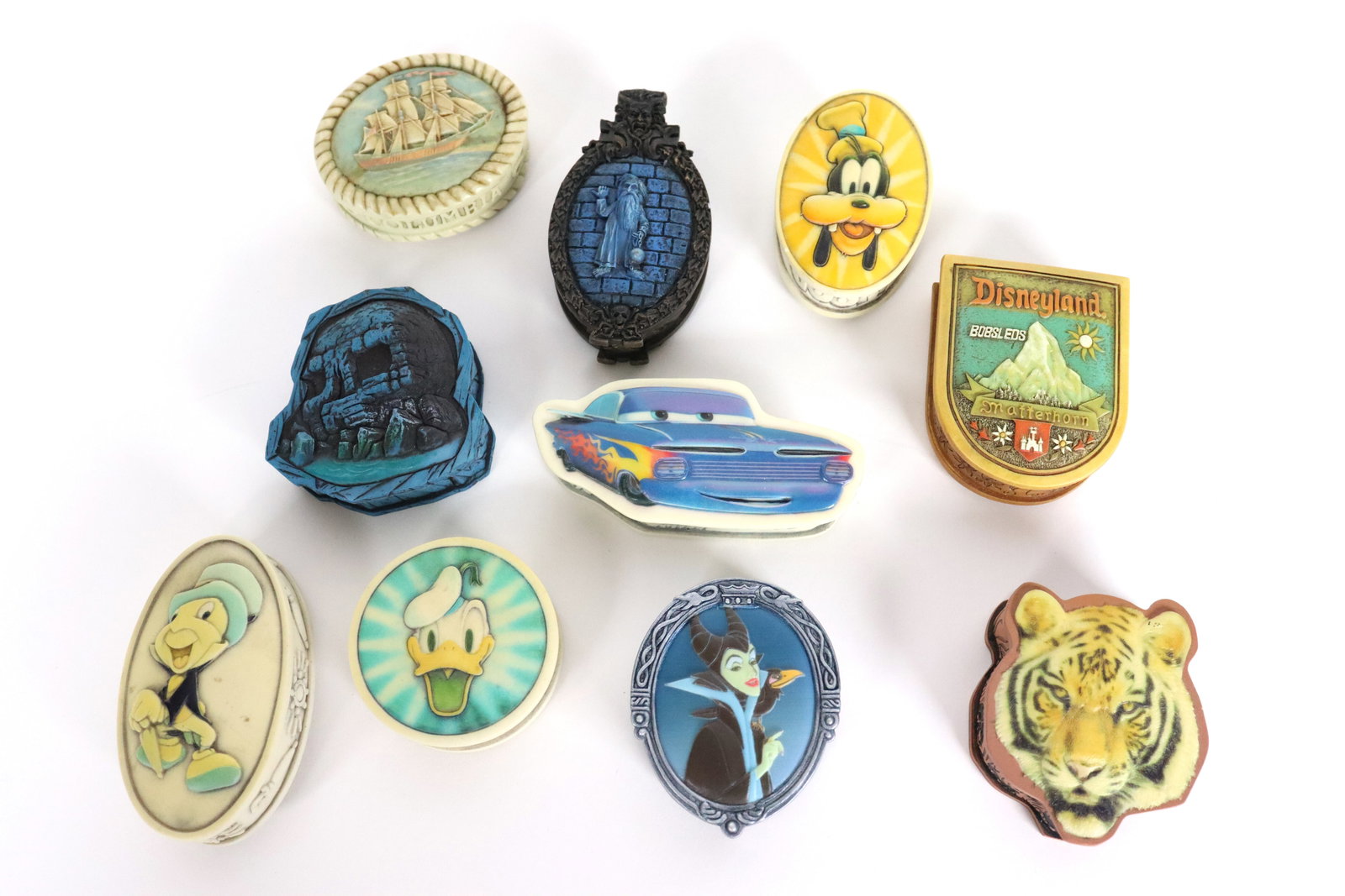 Lots of Disneyland items (1 of 6)