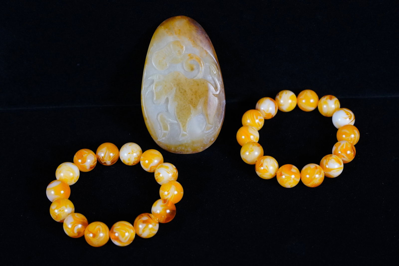 Lots of Chinese fine items (1 of 7)