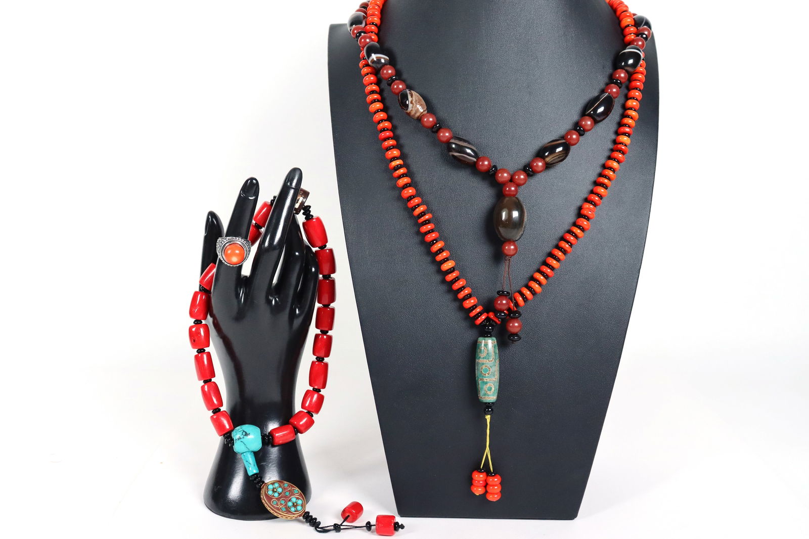 Lots of Chinese beaded items (1 of 6)