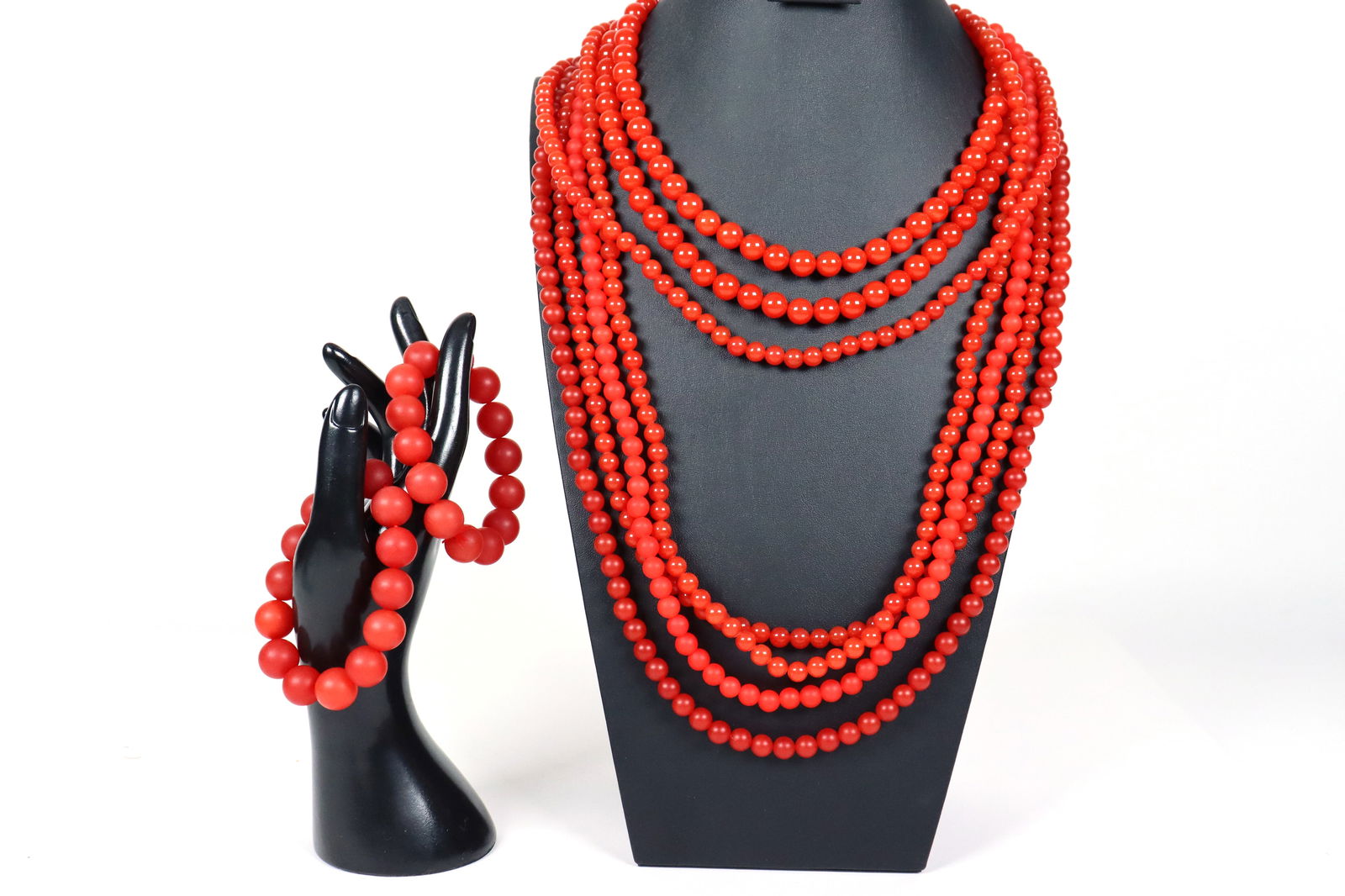 Lots of Chinese beaded items (1 of 6)