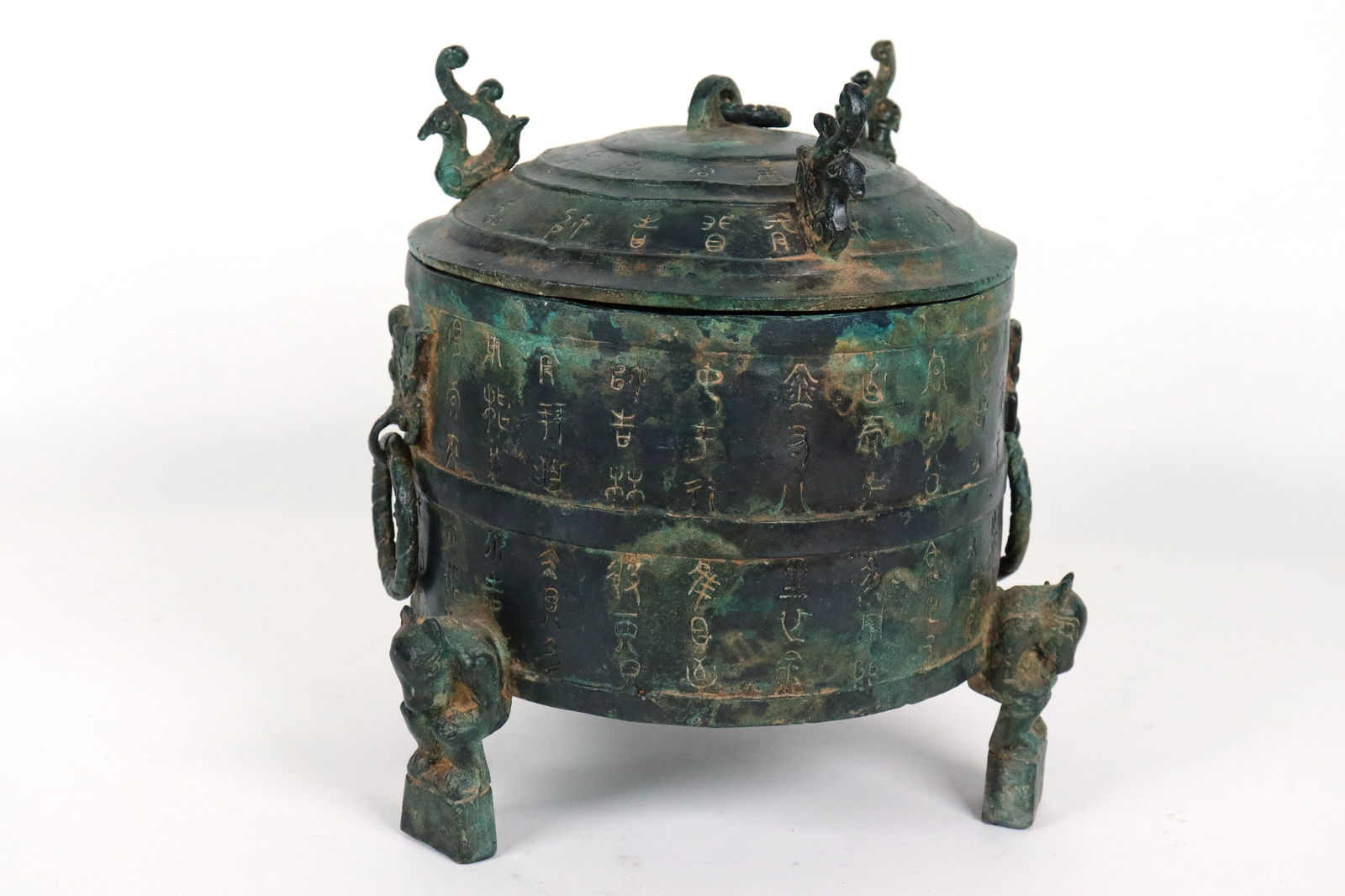 Chinese bronze lid vessel (1 of 7)