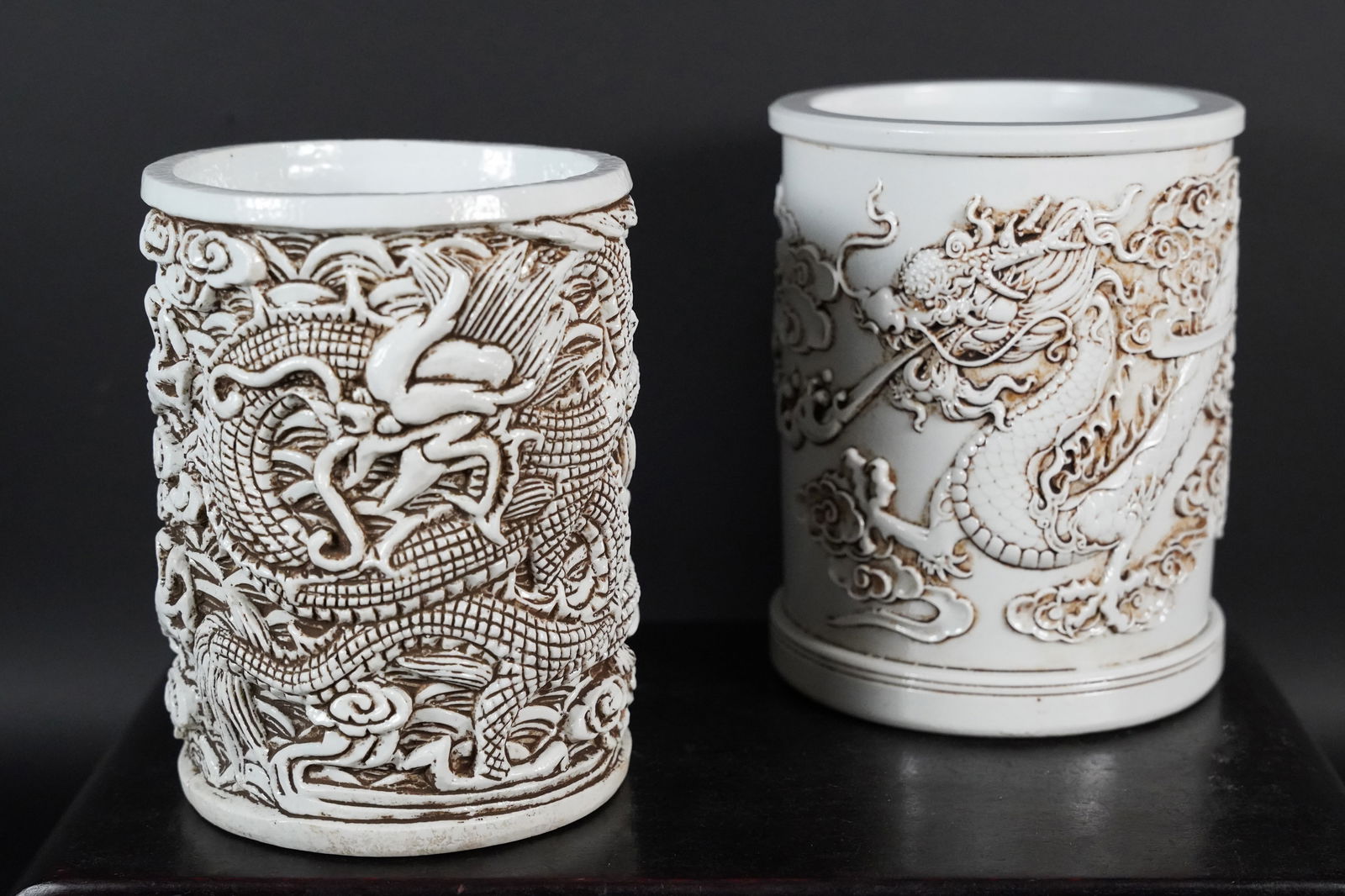 2 pcs Chinese brush pot (1 of 7)