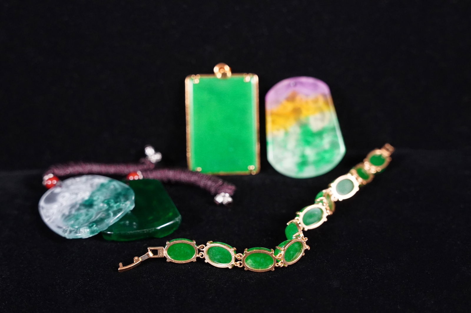 Lots of Chinese fancy items (1 of 6)