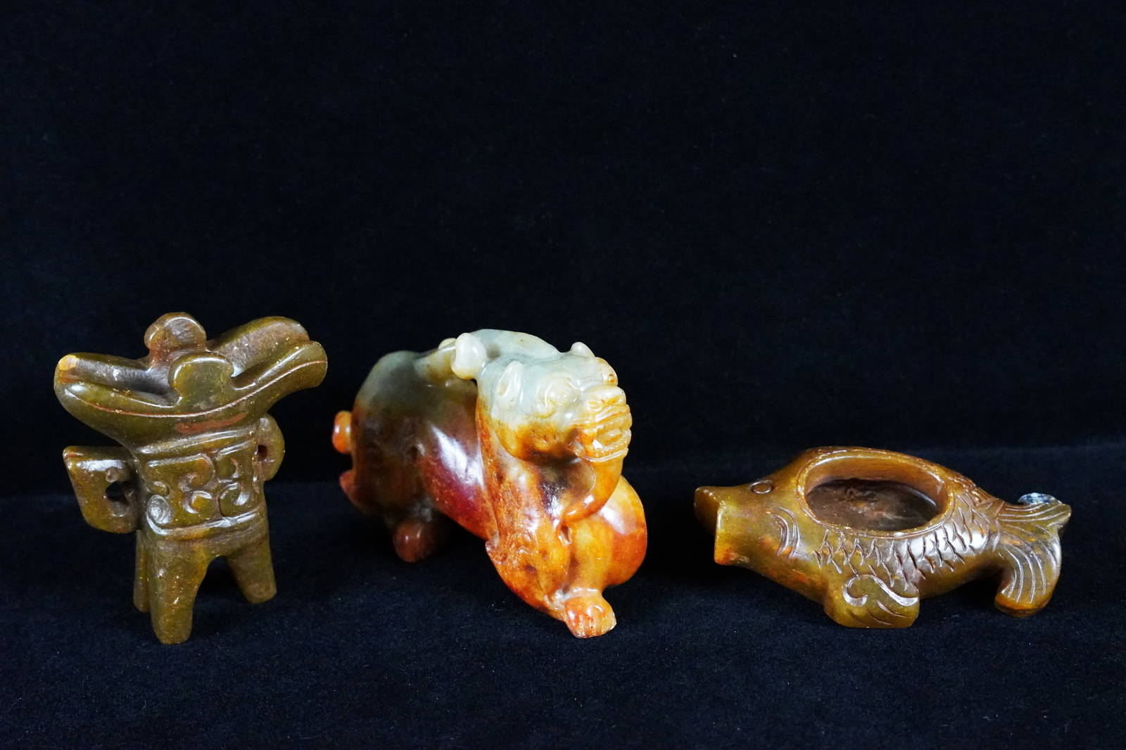 3 Pcs Chinese Jade Items Auction