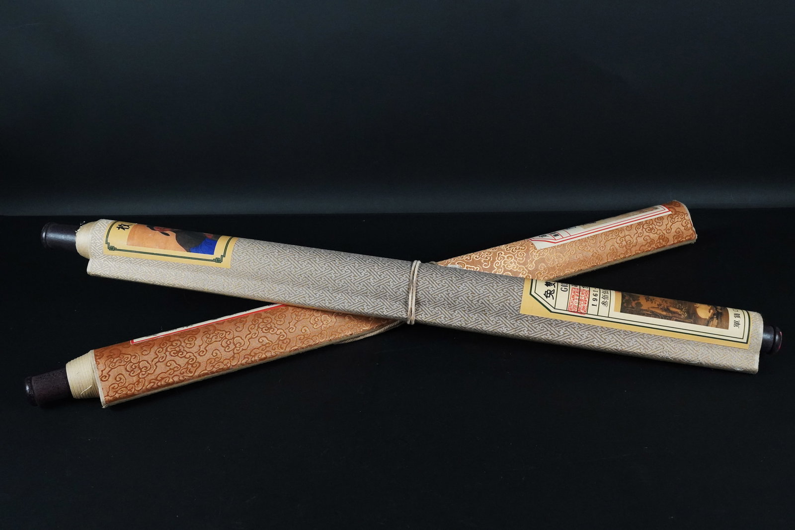 2 pcs Chinese long fine scrolls (1 of 10)