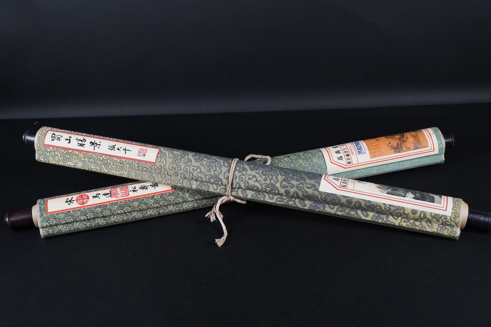2 pcs Chinese long fine scrolls (1 of 10)