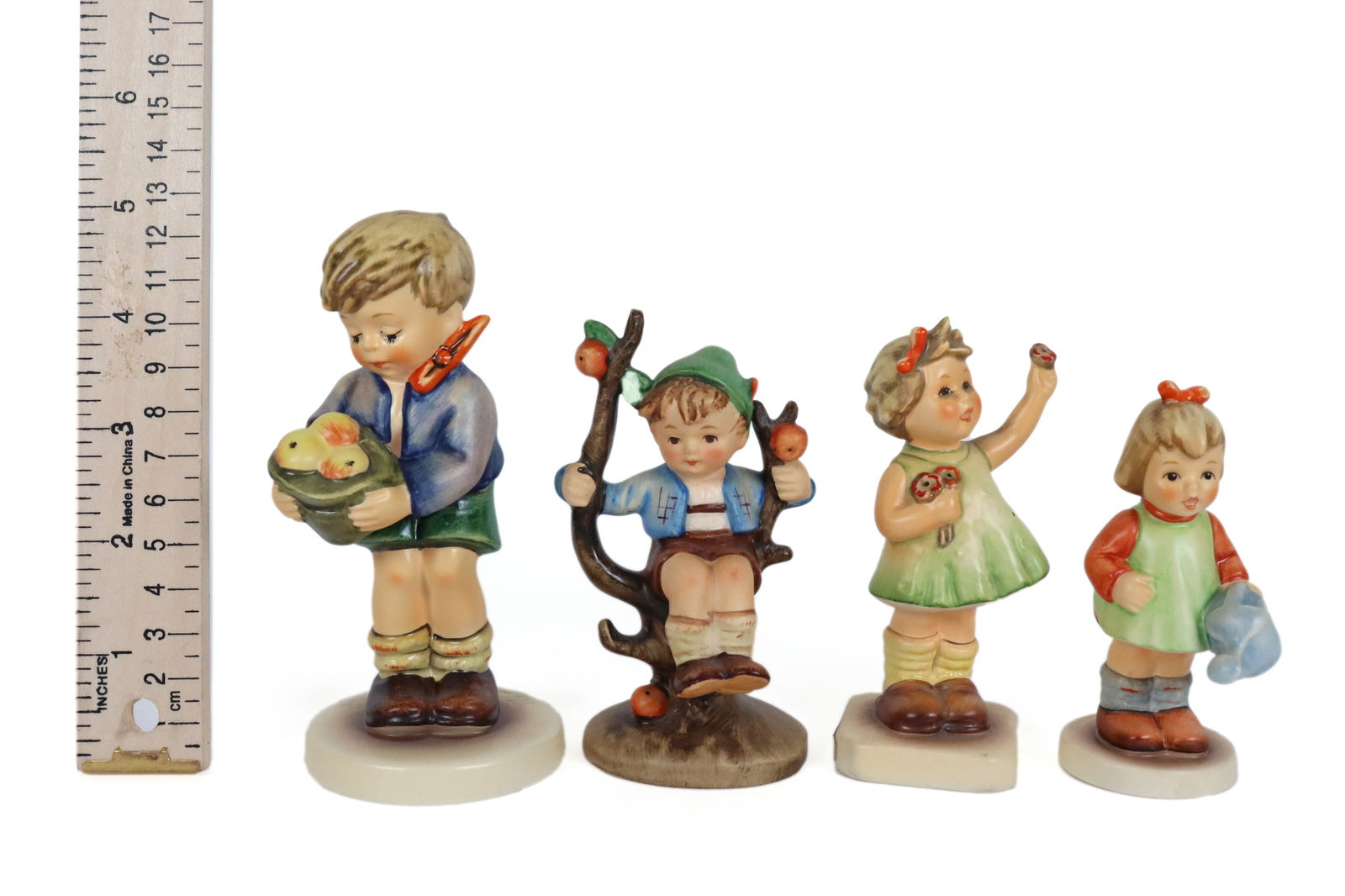 4 pcs Goebel Hummels: 4 pcs Goebel Hummels. Germany.