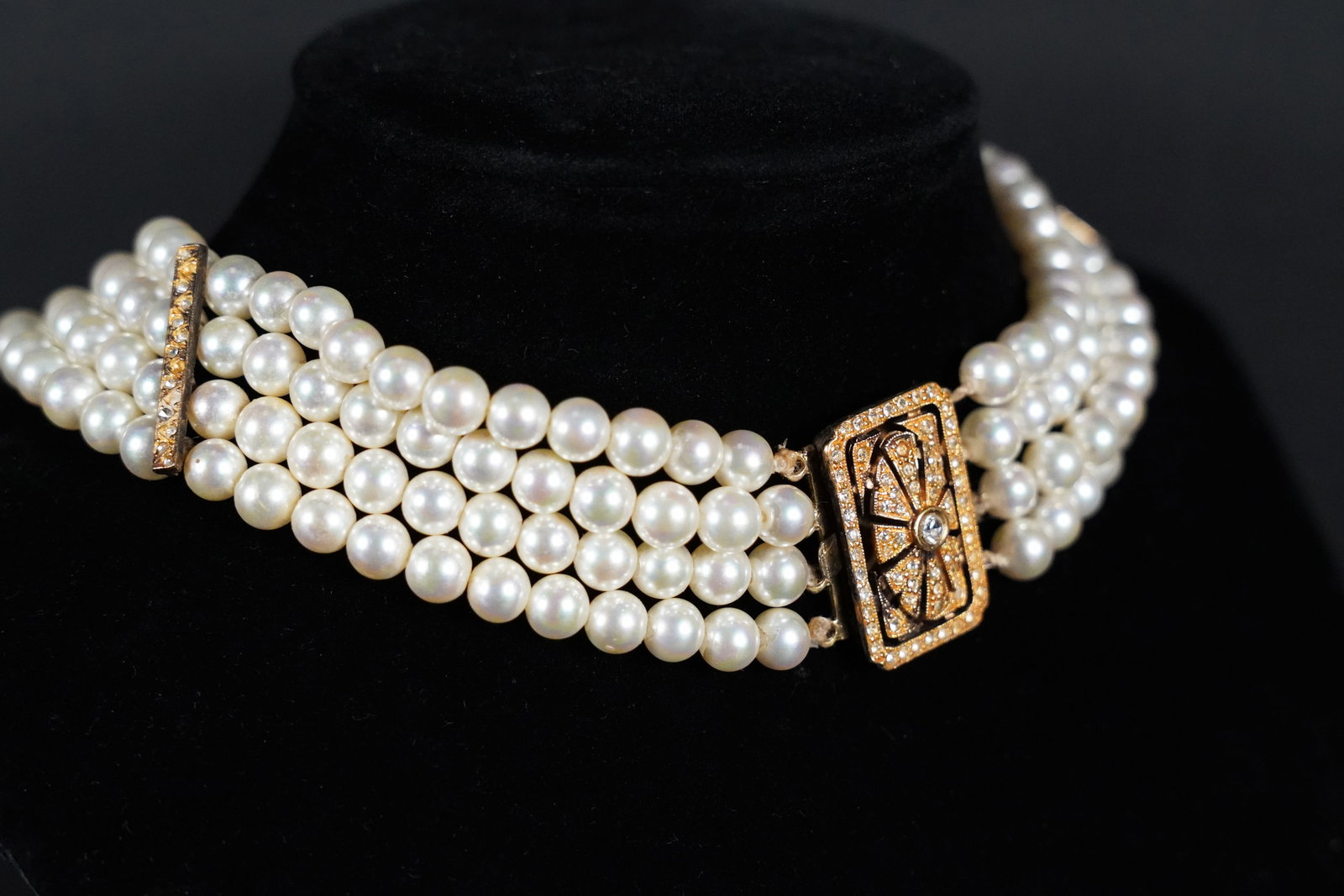 Lots of fine jewelry: Lots of fine jewelry. Cinnabar, and pearls.