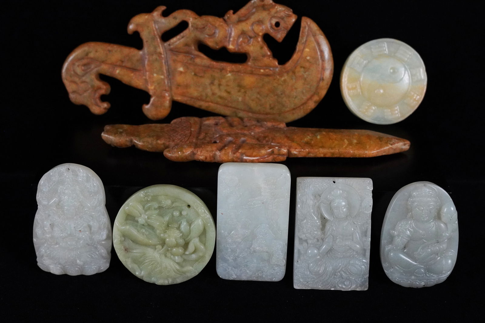 Lots Chinese jade items (1 of 8)
