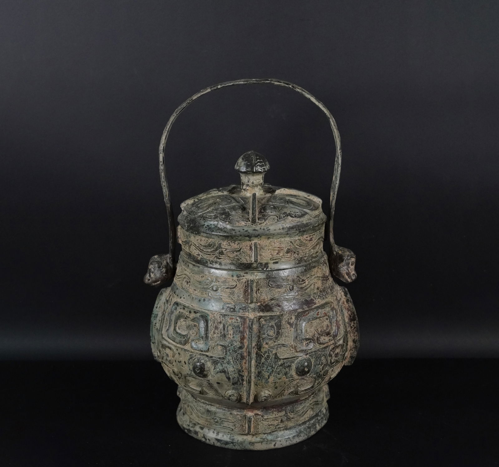 Chinese bronze lidded vessel (1 of 7)