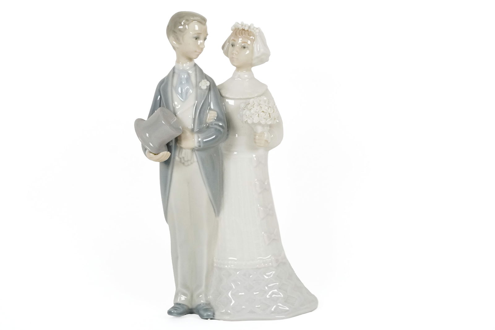 Lladro groom bride figurine (1 of 7)